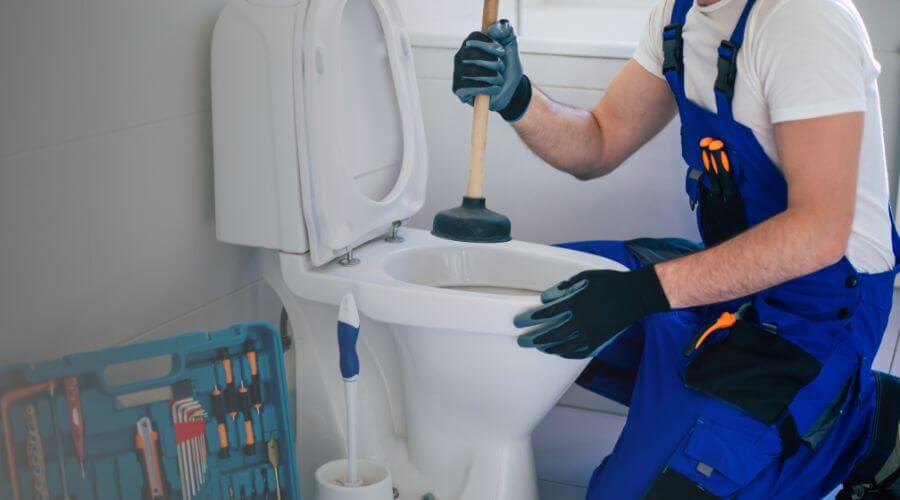Expert burst pipe repair services in Lansing, IA